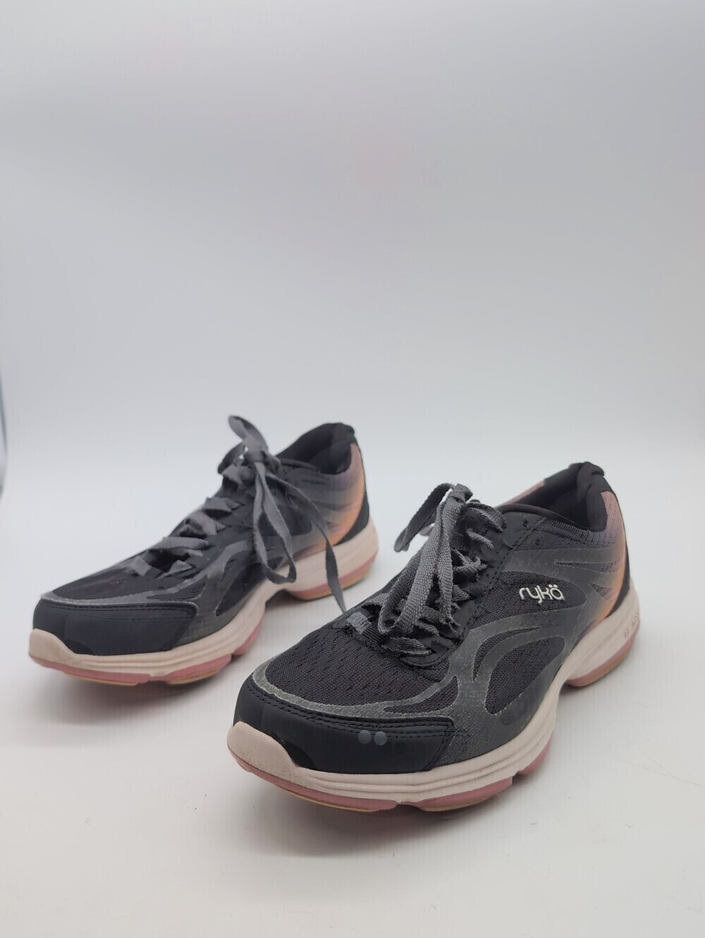 Ryka Devo Plus 2 Athletic Shoes Women's Size 8.5M Grey Pink